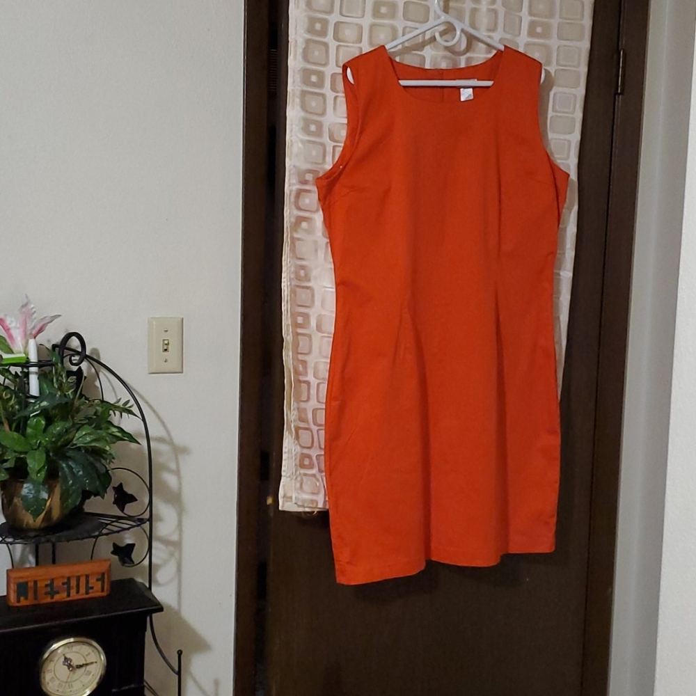 Orange short sleeve dress